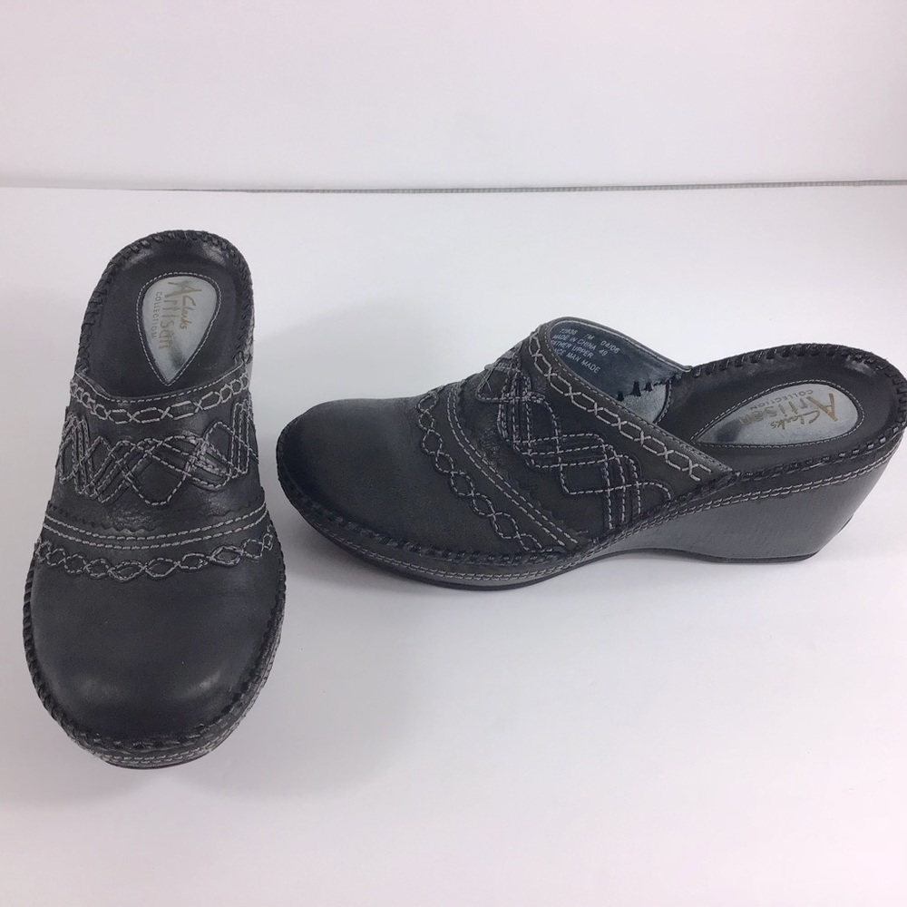 Clark’s Leather Mule Clogs - Comfy - Embroidered